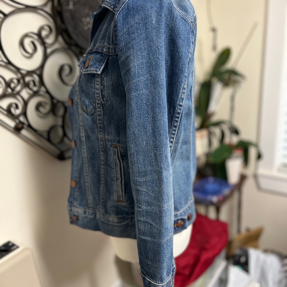 Madewell Blue Jean Jacket, EUC, no tears or bare areas, has all buttons, P2P 17” - Picture 9 of 13